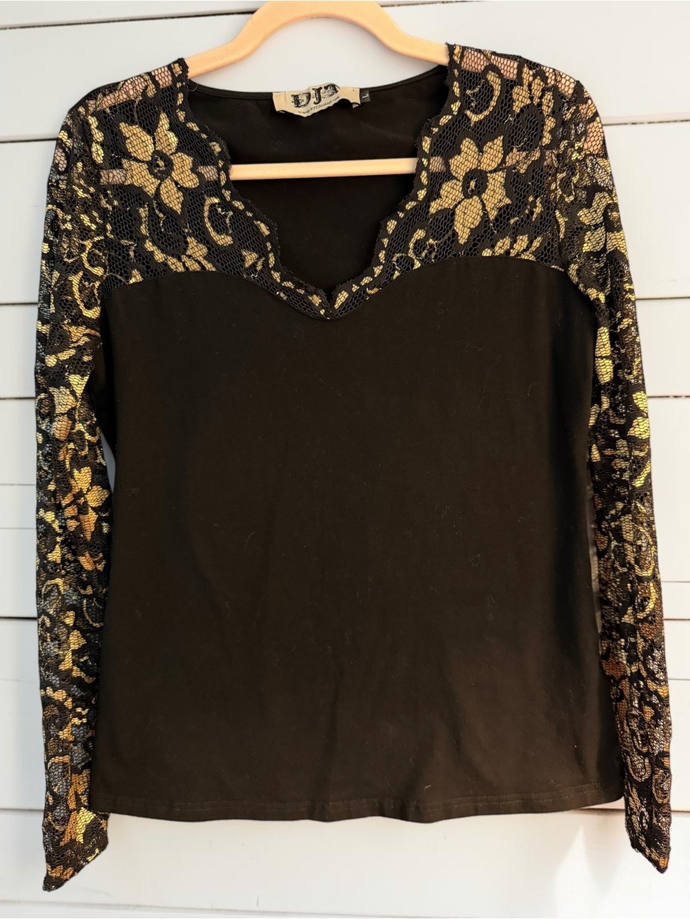 DJT Fashion Black Top Gold Metallic Lace Sleeves V-Neck Long Sleeve Size L